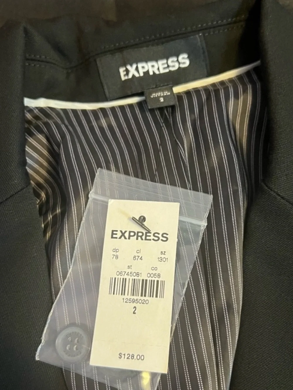 EXPRESS Black Single-Button Tailored Blazer - Picture 4 of 4